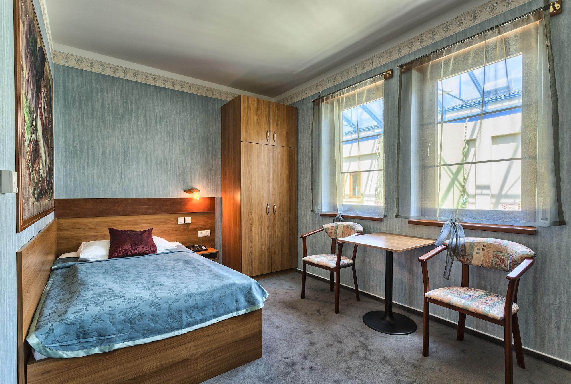 Wellness Hotel Babylon Liberec Bagian luar foto